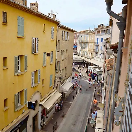 Cozy In St. Tropez アパート